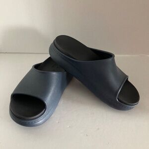 Dansko Devyn Sandals Women’s EU40 Navy Slip-On Slides Comfort Casual EUC